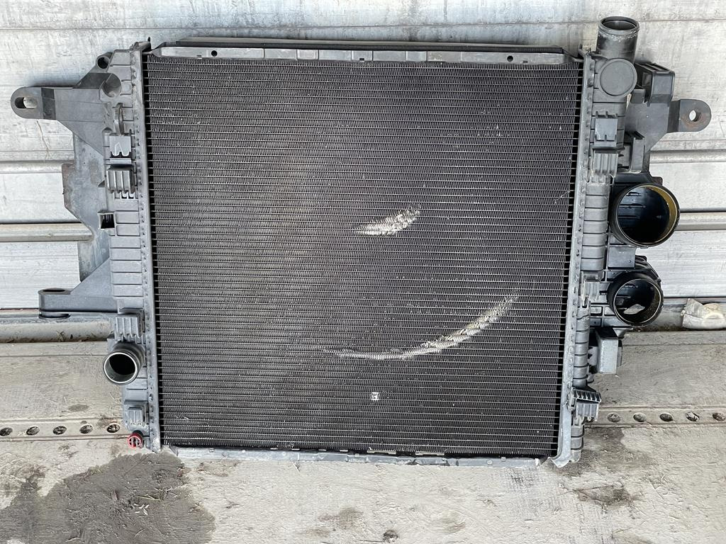 BEHR FOR MERCEDES VARIO - A 668 500 03 00 - Radiator for Truck: picture 2 BEHR FOR MERCEDES VARIO - A 668 500 03 00 - Radiator for Truck: picture 2