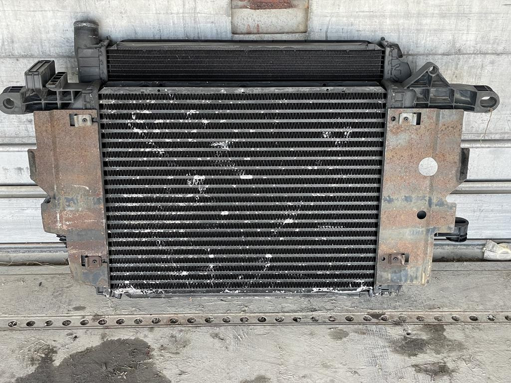 BEHR FOR MERCEDES VARIO - A 668 500 03 00 - Radiator for Truck: picture 1 BEHR FOR MERCEDES VARIO - A 668 500 03 00 - Radiator for Truck: picture 1