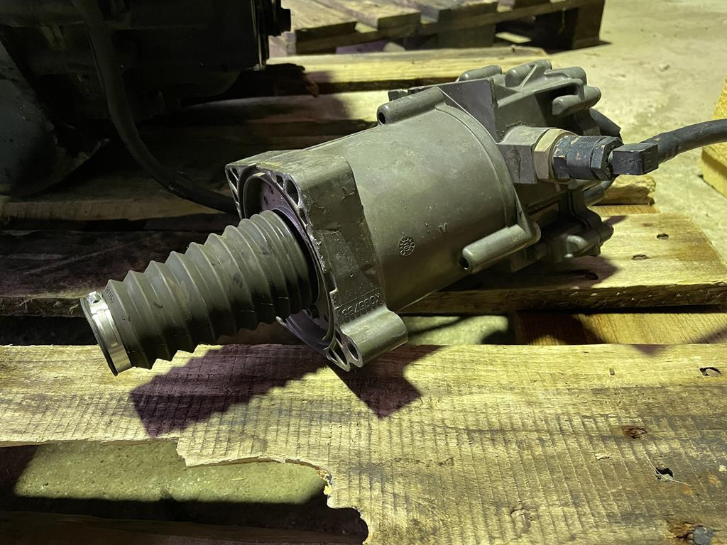 KNORR-BREMSE ASTRONIC AIR CLUTCH - 81.30716 - 6115 - Clutch and parts for Truck: picture 3 KNORR-BREMSE ASTRONIC AIR CLUTCH - 81.30716 - 6115 - Clutch and parts for Truck: picture 3