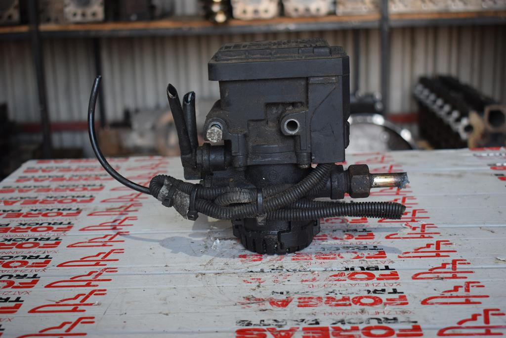 KNORR-BREMSE K000913 AIR VALVE EBS 5 FOR MAN - Brake valve for Truck: picture 1 KNORR-BREMSE K000913 AIR VALVE EBS 5 FOR MAN - Brake valve for Truck: picture 1