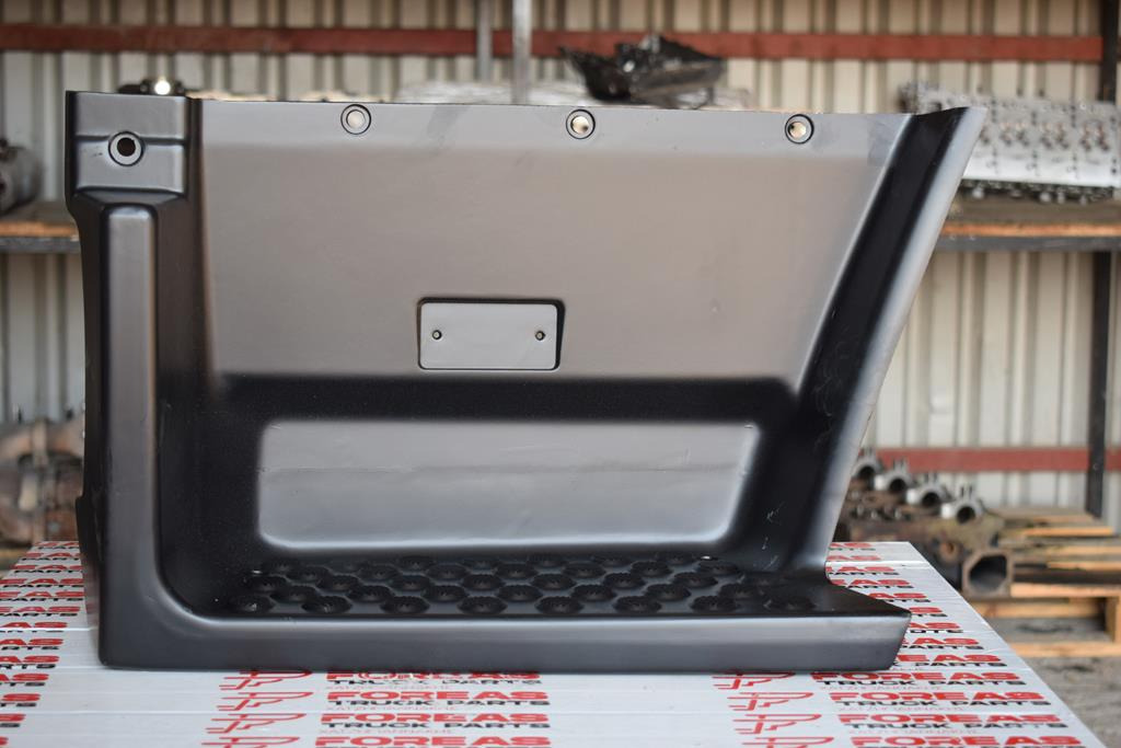 MERCEDES-BENZ 814 - PLASTIC - NEW - Footstep for Truck: picture 1 MERCEDES-BENZ 814 - PLASTIC - NEW - Footstep for Truck: picture 1