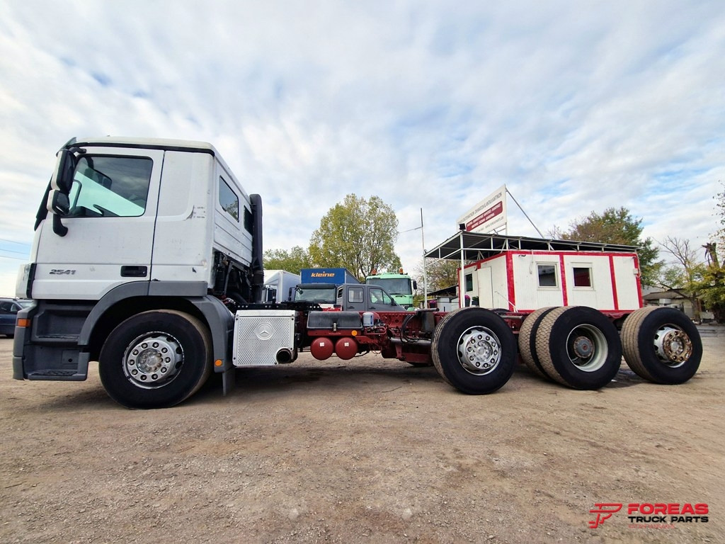 MERCEDES-BENZ ACTROS 3241 8x2 EURO 5 INTARDER - Cab chassis truck: picture 4 MERCEDES-BENZ ACTROS 3241 8x2 EURO 5 INTARDER - Cab chassis truck: picture 4