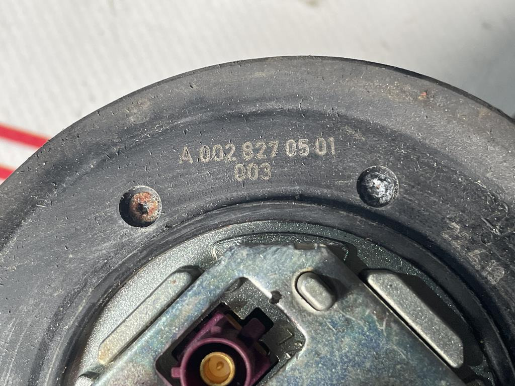 MERCEDES-BENZ ANTENNA - A 002 827 0501 - Body and exterior for Truck: picture 2 MERCEDES-BENZ ANTENNA - A 002 827 0501 - Body and exterior for Truck: picture 2