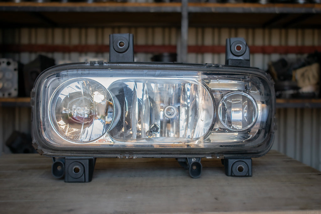 MERCEDES-BENZ ATEGO - DRIVER - Headlight for Truck: picture 1 MERCEDES-BENZ ATEGO - DRIVER - Headlight for Truck: picture 1