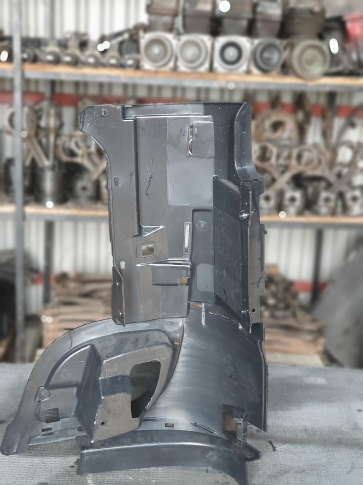 MERCEDES-BENZ ATEGO II - PASSENGER - Bumper corner for Truck: picture 2 MERCEDES-BENZ ATEGO II - PASSENGER - Bumper corner for Truck: picture 2