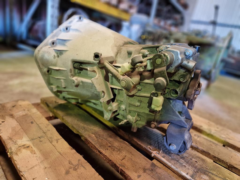 MERCEDES-BENZ SPRINTER 711605 - Gearbox for Truck: picture 3 MERCEDES-BENZ SPRINTER 711605 - Gearbox for Truck: picture 3