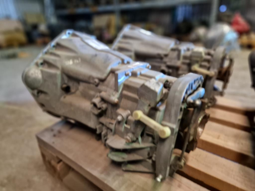 MERCEDES-BENZ SPRINTER 711651 - Gearbox for Truck: picture 4 MERCEDES-BENZ SPRINTER 711651 - Gearbox for Truck: picture 4