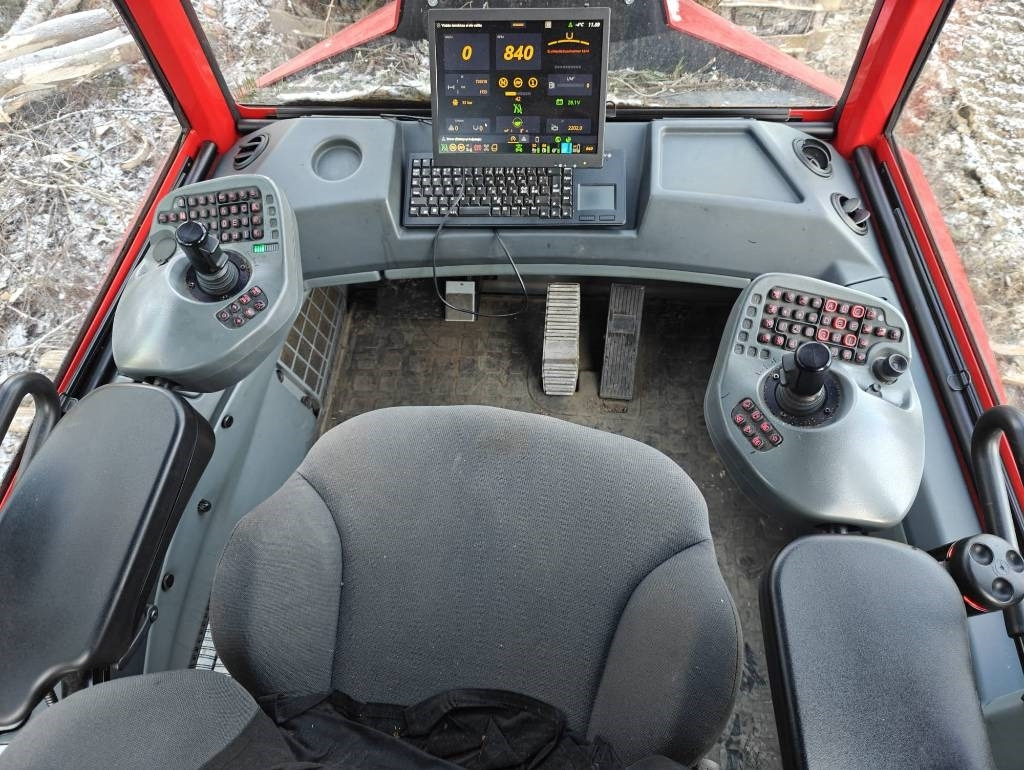 Forwarder Komatsu 855: picture 19 Forwarder Komatsu 855: picture 19