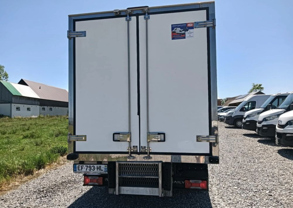Iveco 35C13, 35C12, 35C14, 35C15 - Refrigerated van: picture 2 Iveco 35C13, 35C12, 35C14, 35C15 - Refrigerated van: picture 2