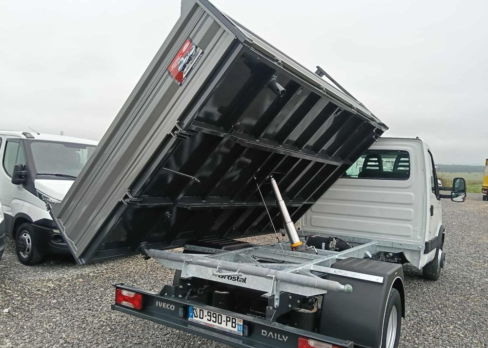 Iveco 35C13, 35C14, 35C15, 35C17, 70C17 - Tipper van: picture 5 Iveco 35C13, 35C14, 35C15, 35C17, 70C17 - Tipper van: picture 5