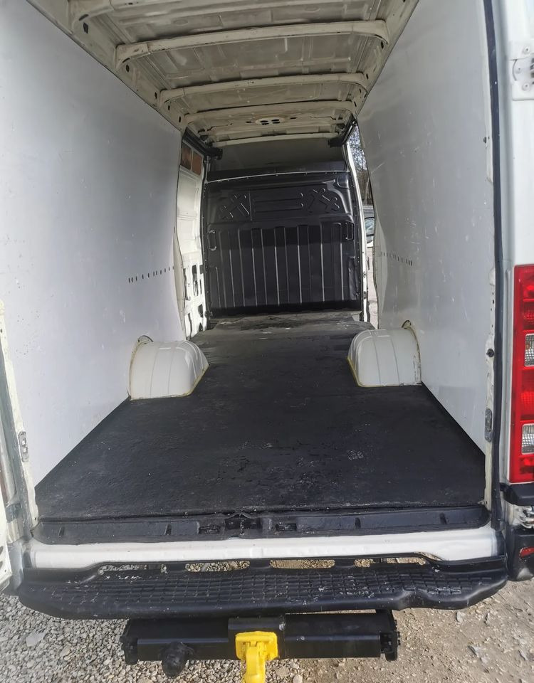 Panel van Iveco Daily 35C15 blaszak 3.0-150KM blizniak L3H3 długi Hak: picture 10 Panel van Iveco Daily 35C15 blaszak 3.0-150KM blizniak L3H3 długi Hak: picture 10