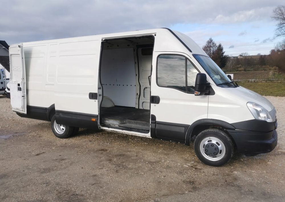 Panel van Iveco Daily 35C15 blaszak 3.0-150KM blizniak L3H3 długi Hak: picture 8 Panel van Iveco Daily 35C15 blaszak 3.0-150KM blizniak L3H3 długi Hak: picture 8