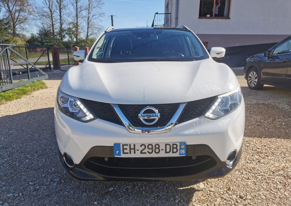 Nissan Qashqai 1.2 DIG-T N-Connecta EU6 - SUV: picture 2 Nissan Qashqai 1.2 DIG-T N-Connecta EU6 - SUV: picture 2