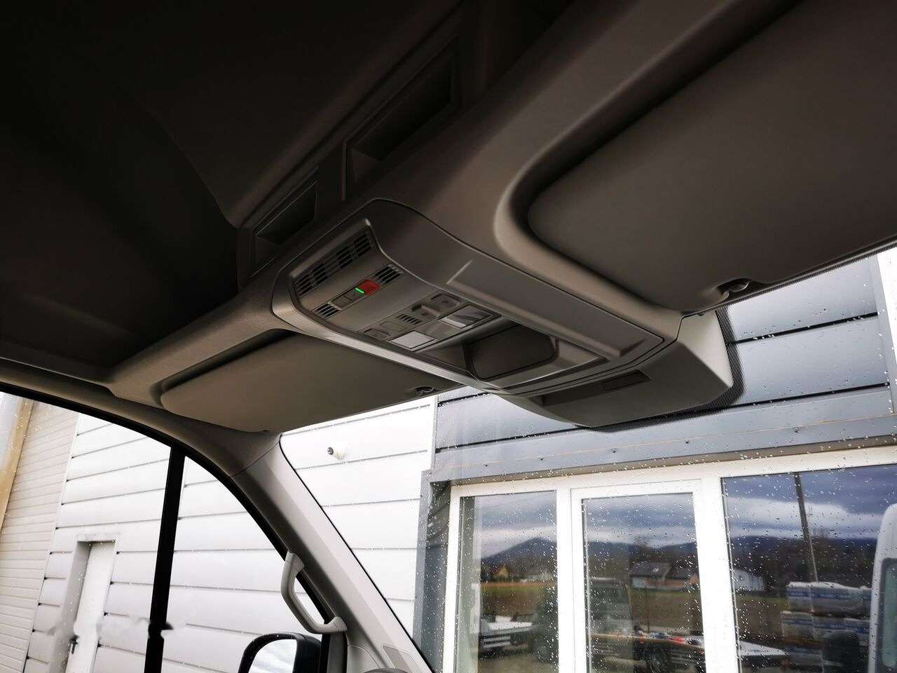 New Panel van Volkswagen Crafter: picture 14