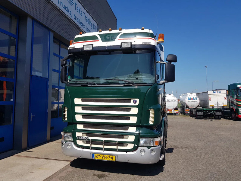 Scania R420 8x2 HIAB 800E-7 Hipro 80 ton/meter Winch Retarder - Crane truck: picture 4 Scania R420 8x2 HIAB 800E-7 Hipro 80 ton/meter Winch Retarder - Crane truck: picture 4