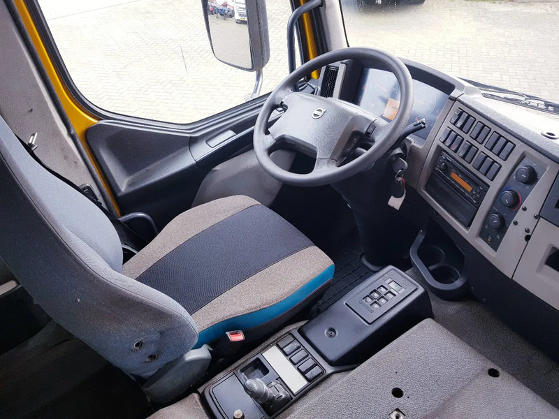 Cab chassis truck Volvo FE 300 EEV 6X2 Retarder 258.000 KM TÜV: picture 9