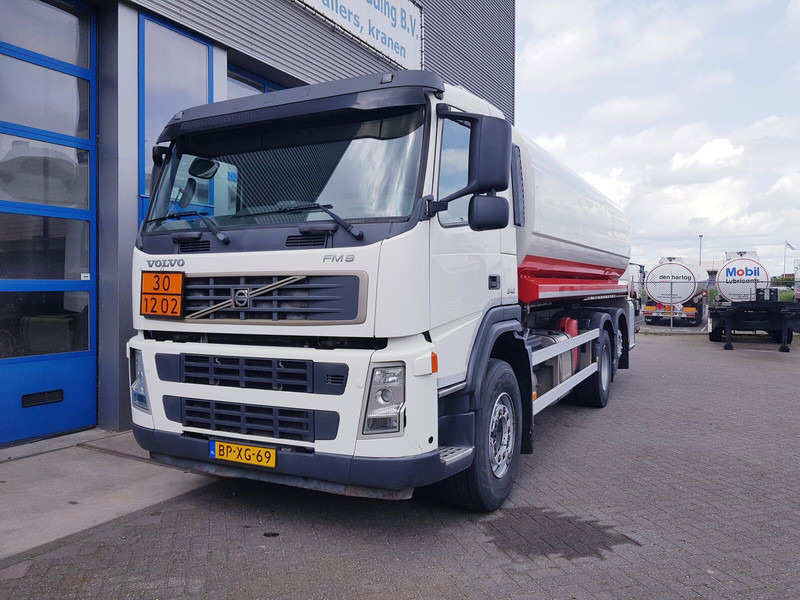 Volvo FM 9.340 - Tank truck: picture 2 Volvo FM 9.340 - Tank truck: picture 2