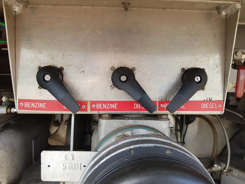 Tank truck Volvo FM 9.340 Petrol, Diesel 17000 Ltr. 3 Compartementen: picture 13 Tank truck Volvo FM 9.340 Petrol, Diesel 17000 Ltr. 3 Compartementen: picture 13