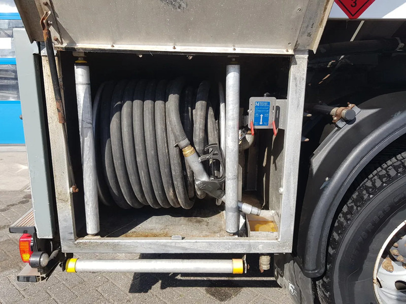 Tank truck Volvo FM 9.340 Petrol, Diesel 17000 Ltr. 3 Compartementen: picture 9 Tank truck Volvo FM 9.340 Petrol, Diesel 17000 Ltr. 3 Compartementen: picture 9