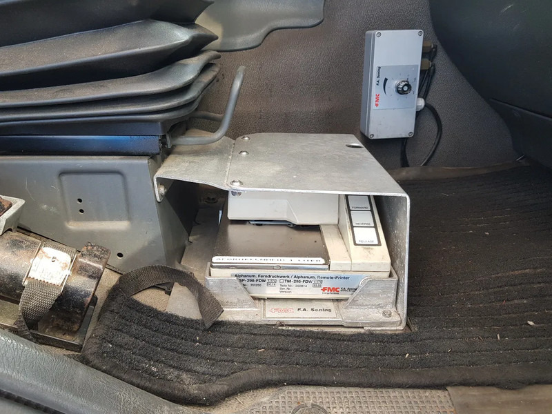 Tank truck Volvo FM 9.340 Petrol, Diesel 17000 Ltr. 3 Compartementen: picture 16 Tank truck Volvo FM 9.340 Petrol, Diesel 17000 Ltr. 3 Compartementen: picture 16