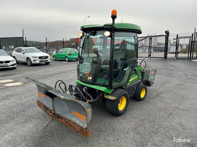 John Deere 1585 - Wheel loader: picture 1 John Deere 1585 - Wheel loader: picture 1