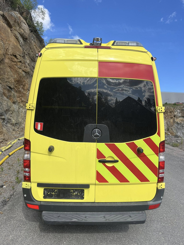 Ambulance Mercedes-Benz Sprinter 319 - AMBULANCE / Krankenwagen / Ambulancia: picture 8