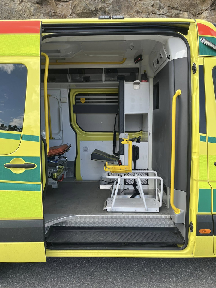 Ambulance Mercedes-Benz Sprinter 319 - AMBULANCE / Krankenwagen / Ambulancia: picture 10