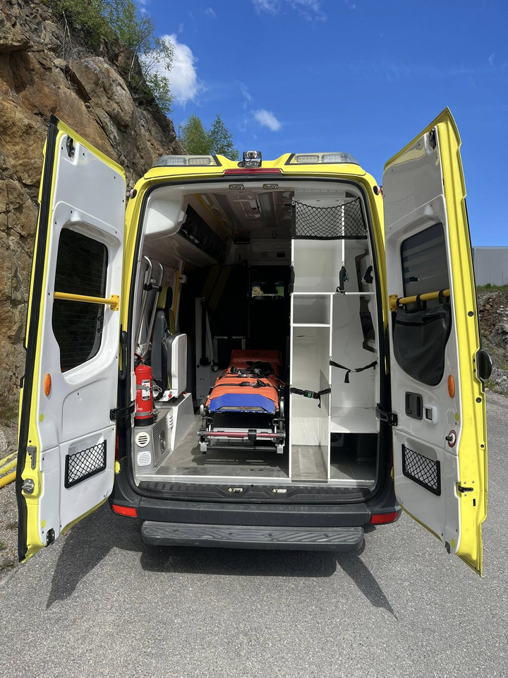 Ambulance Mercedes-Benz Sprinter 319 - AMBULANCE / Krankenwagen / Ambulancia: picture 16