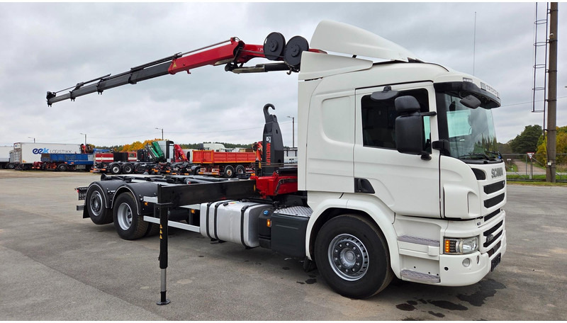 Scania P370 6X2*4 HMF 1730 - Hook lift truck, Crane truck: picture 2 Scania P370 6X2*4 HMF 1730 - Hook lift truck, Crane truck: picture 2
