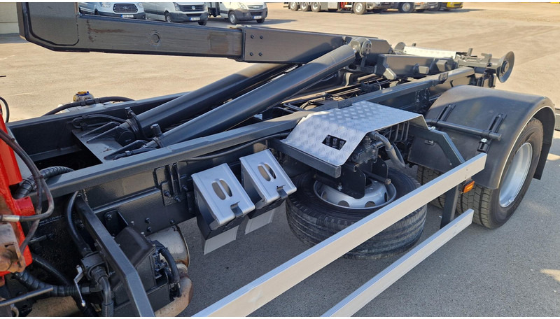 Hook lift truck, Crane truck Volvo FL280 4X2 HMF 1560 + platform: picture 9