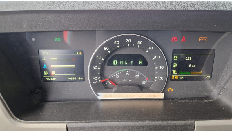 Box truck Volvo FM330 4X2: picture 13