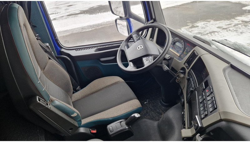 Box truck Volvo FM330 4X2: picture 10