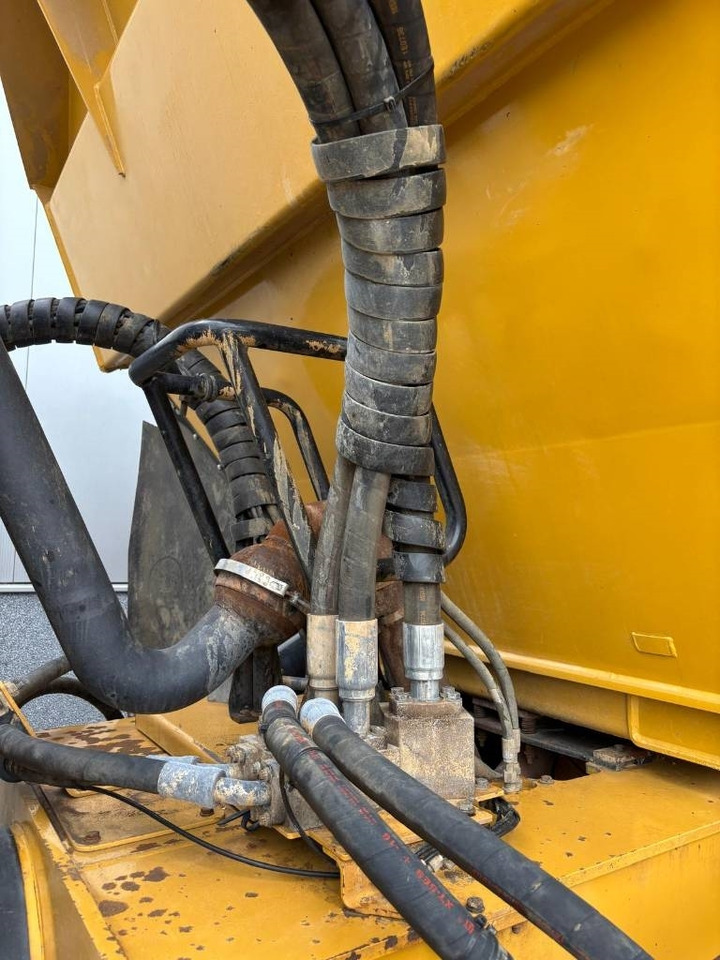 Articulated dumper CAT 745 C: picture 14