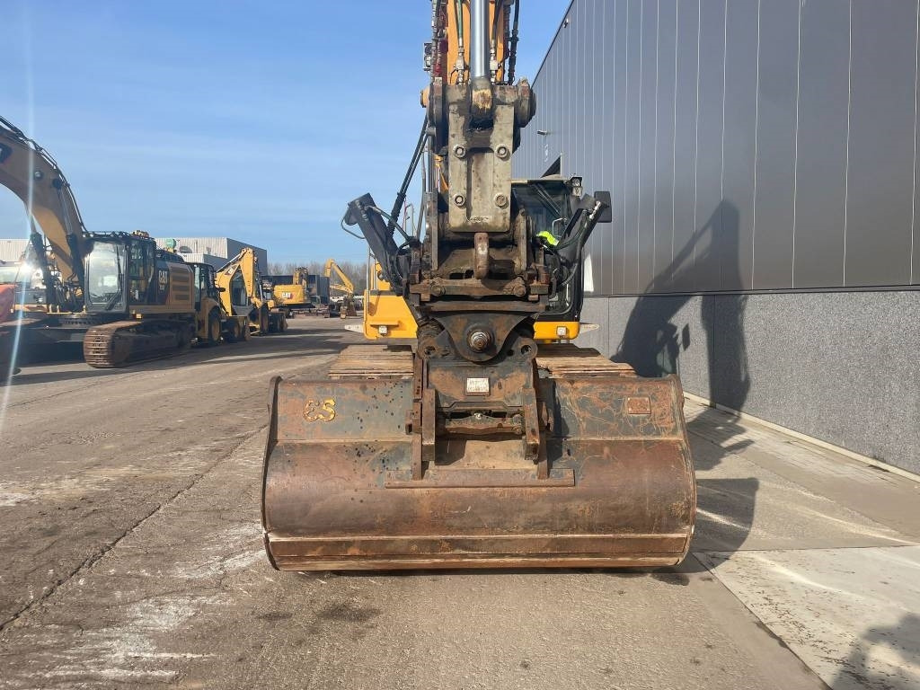 Crawler excavator Liebherr R 926 LC: picture 8