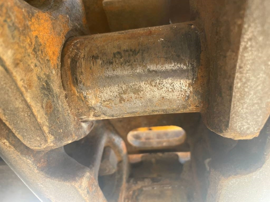 Crawler excavator Liebherr R 926 LC: picture 26