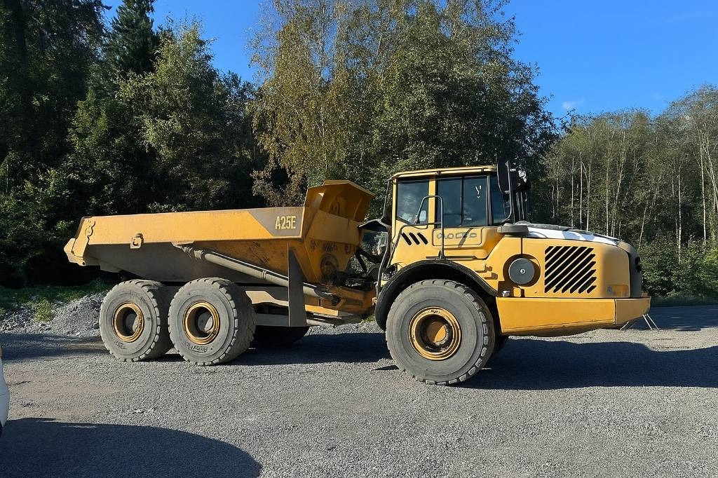 Volvo A 25 E (On Transport)  - Articulated dumper: picture 1 Volvo A 25 E (On Transport)  - Articulated dumper: picture 1