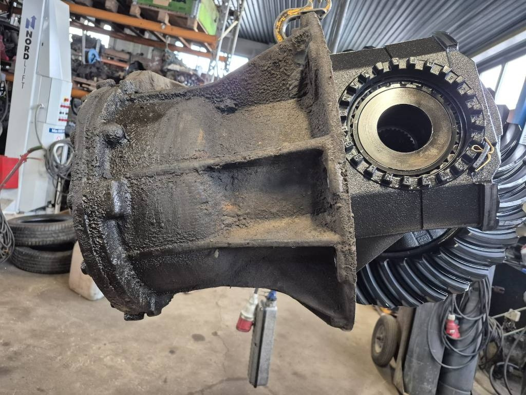 MAN HYD-1370 Etuperä ratio 3,70 - Axle and parts for Truck: picture 1 MAN HYD-1370 Etuperä ratio 3,70 - Axle and parts for Truck: picture 1