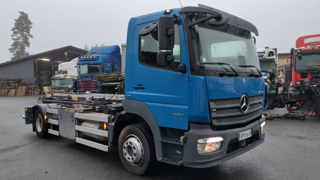 Mercedes-Benz Atego 1224 multilift vaijeri laite,euro6 250tkm!! - Skip loader truck: picture 1 Mercedes-Benz Atego 1224 multilift vaijeri laite,euro6 250tkm!! - Skip loader truck: picture 1