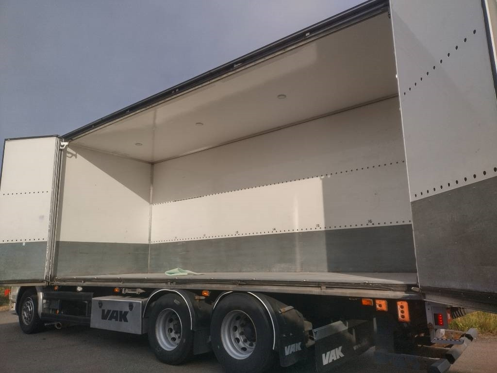 Scania R490 6x2 sivuauk.kori+pl-nostin - Box truck: picture 4 Scania R490 6x2 sivuauk.kori+pl-nostin - Box truck: picture 4