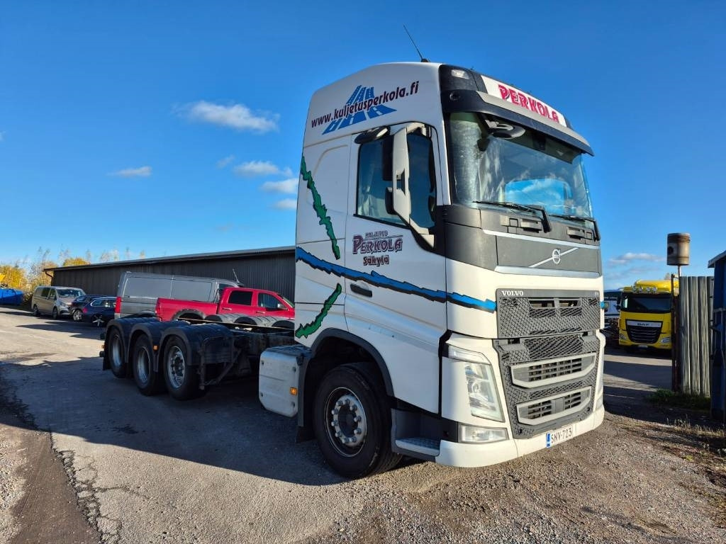 Volvo FH500 8x2 alusta - Cab chassis truck: picture 2 Volvo FH500 8x2 alusta - Cab chassis truck: picture 2