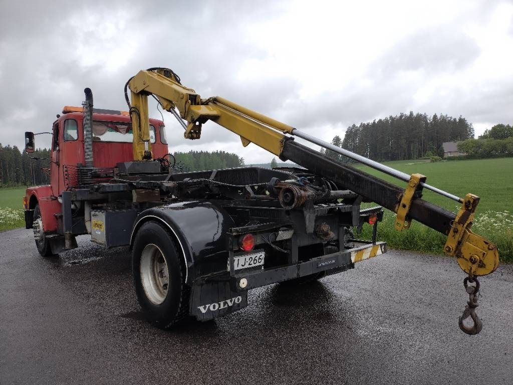 Volvo N7 Tico nosturi ja vl-laite,280tkm!! - Skip loader truck: picture 4 Volvo N7 Tico nosturi ja vl-laite,280tkm!! - Skip loader truck: picture 4