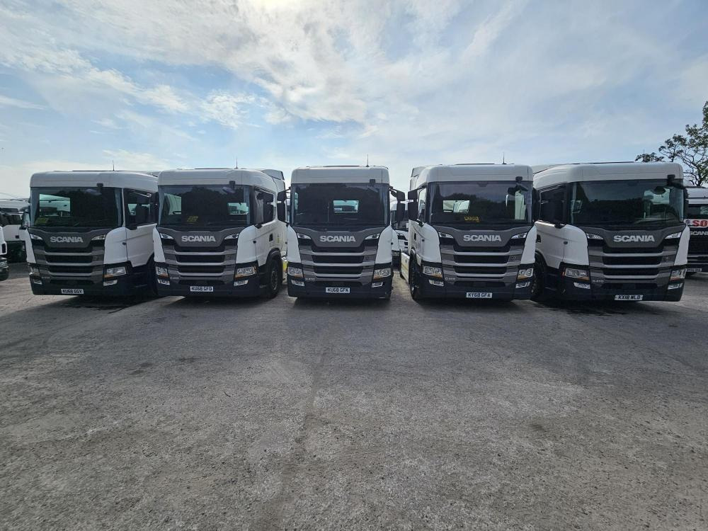Tractor unit Scania G410: picture 18