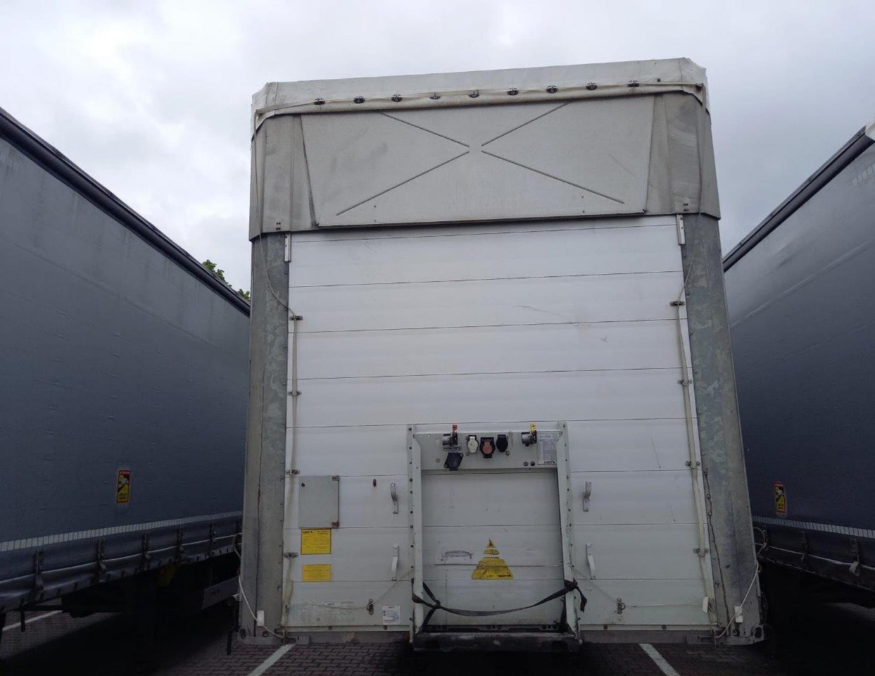 2021 Schmitz Cargobull SCS24/L Varios - Curtainsider semi-trailer: picture 1 2021 Schmitz Cargobull SCS24/L Varios - Curtainsider semi-trailer: picture 1
