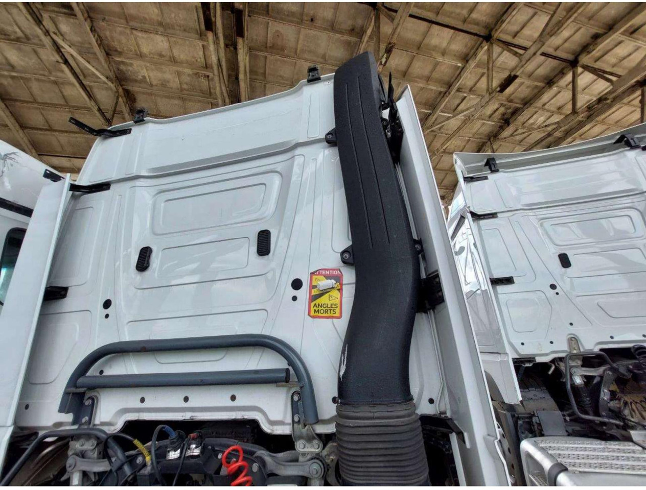 Tractor unit 2021 Mercedes-Benz Actros 5 1845 BigSpace: picture 8