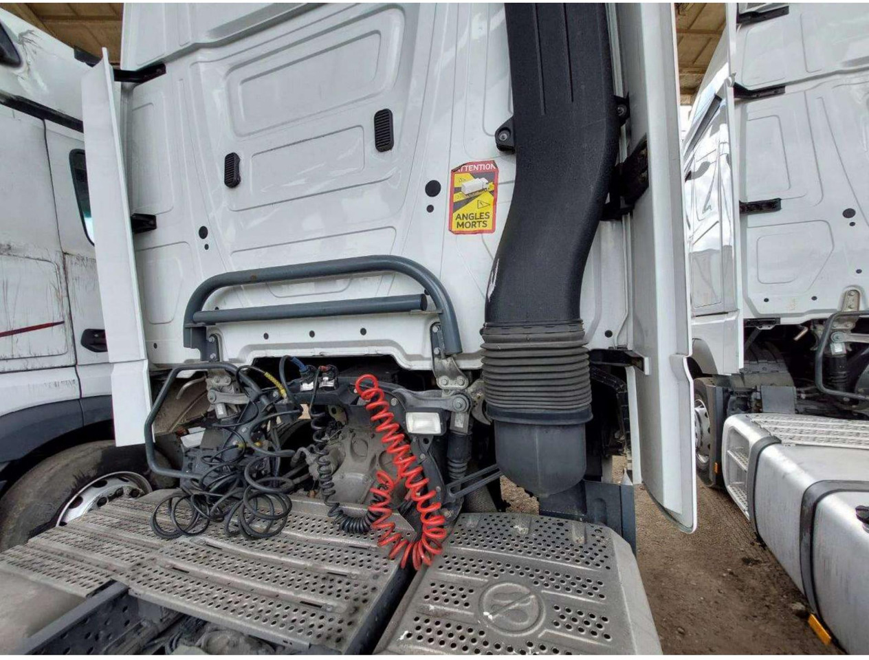 Tractor unit 2021 Mercedes-Benz Actros 5 1845 BigSpace: picture 10