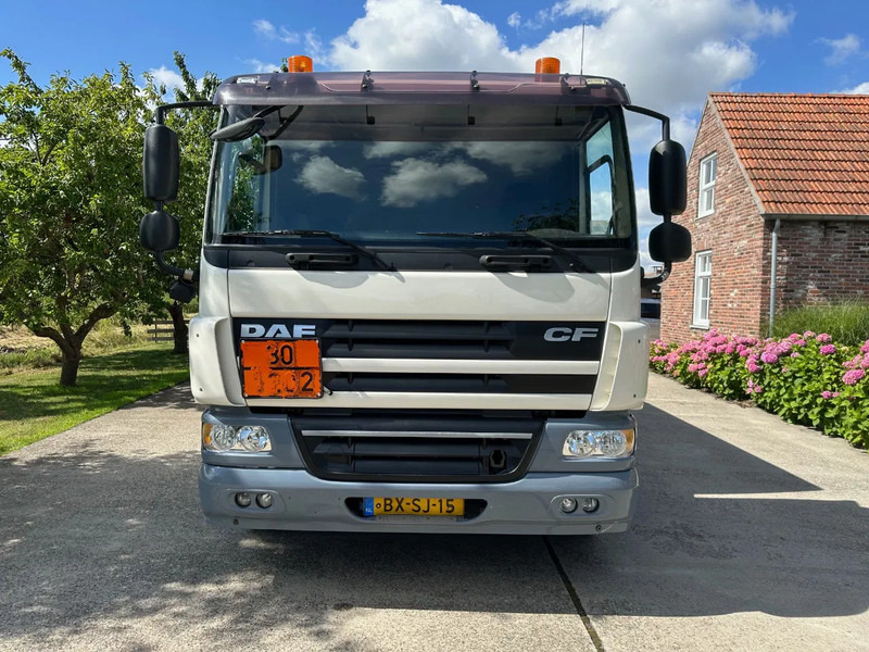 DAF CF 75.310 FAN / NL TRUCK / 6x2 / FUEL TANK 4 COMP. / 22 m3 / EURO5 / TOP CONDITION!! - Tank truck: picture 2 DAF CF 75.310 FAN / NL TRUCK / 6x2 / FUEL TANK 4 COMP. / 22 m3 / EURO5 / TOP CONDITION!! - Tank truck: picture 2