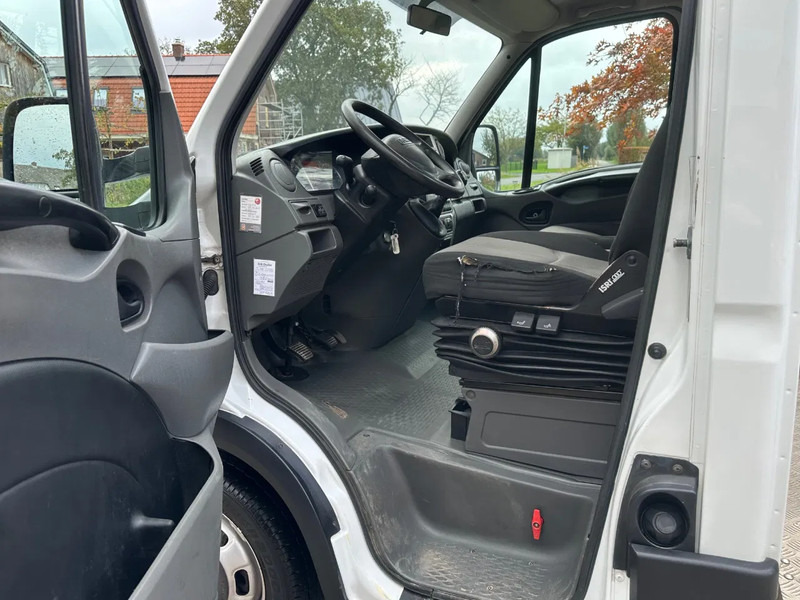 Iveco Daily 35C17 BE TREKKER 12T COMBI MET VELDHUIZEN SDO TRAILER 2008 / EURO 5 / 3 PERS. - Tractor unit: picture 5 Iveco Daily 35C17 BE TREKKER 12T COMBI MET VELDHUIZEN SDO TRAILER 2008 / EURO 5 / 3 PERS. - Tractor unit: picture 5