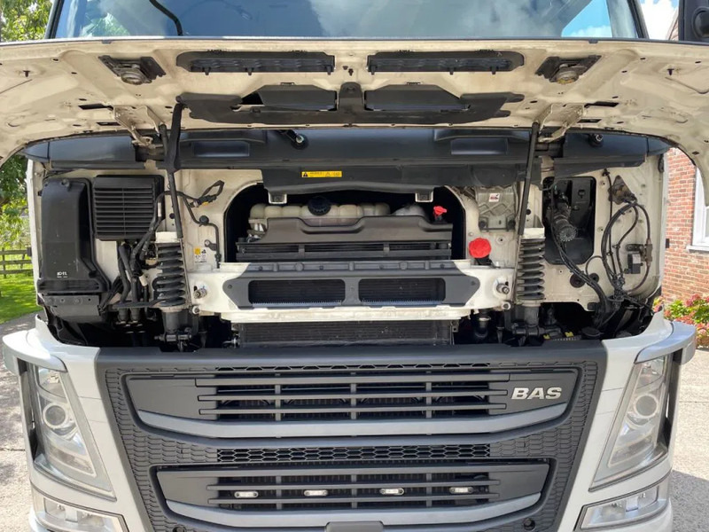 Volvo FM 460 EURO 6 / TOP!! / NL TRUCK / GLOBETROTTER / SAFETY SYSTEMS - Tractor unit: picture 3 Volvo FM 460 EURO 6 / TOP!! / NL TRUCK / GLOBETROTTER / SAFETY SYSTEMS - Tractor unit: picture 3