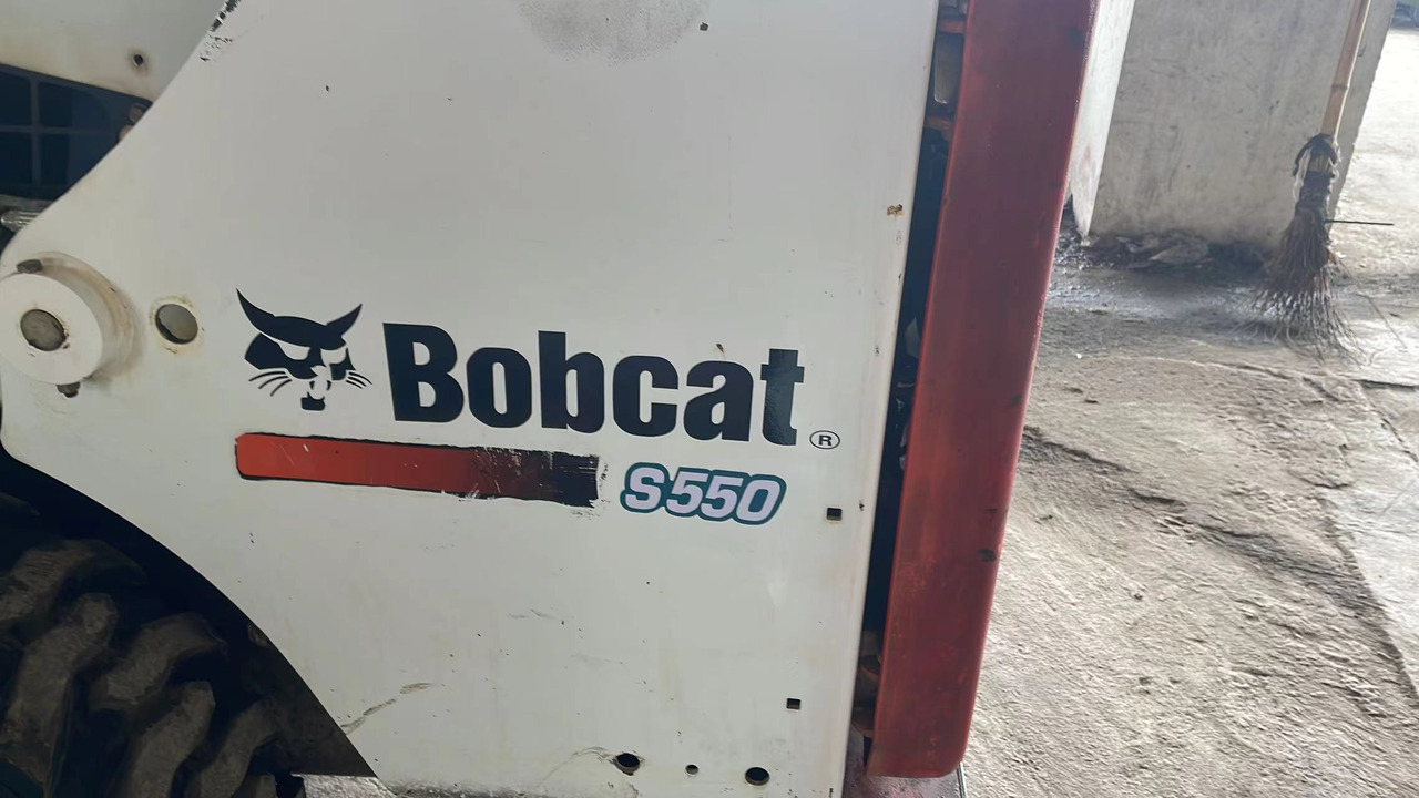 BOBCAT S550 - Tool/ Equipment: picture 4 BOBCAT S550 - Tool/ Equipment: picture 4