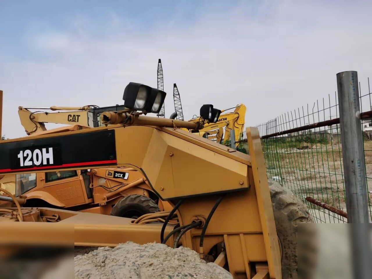 CATERPILLAR 120H - Grader: picture 3 CATERPILLAR 120H - Grader: picture 3